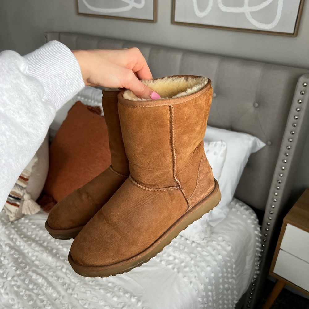 UGG BOOTS